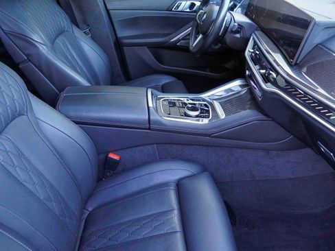 Used 2025 BMW X6 M60i image 12
