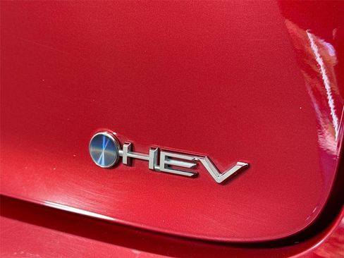 Used 2024 Toyota Prius LE image 11