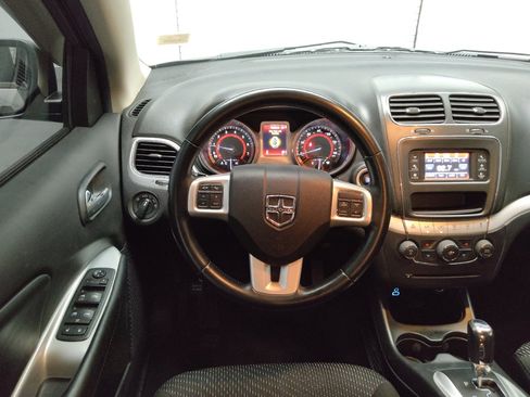 Used 2020 Dodge Journey SE w/ SE Popular Equipment Group FWD image 22