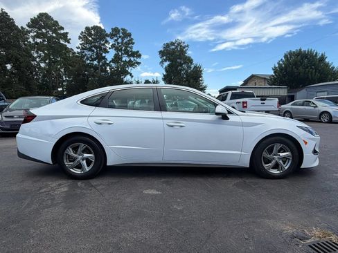 Used 2021 Hyundai Sonata SE FWD image 4