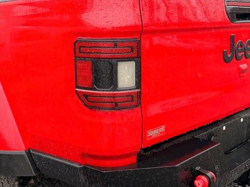 Used 2024 Jeep Gladiator Sport image 16