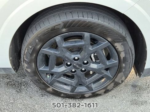 Used 2025 Kia Carnival SX w/ SX Dark Edition Package FWD image 18