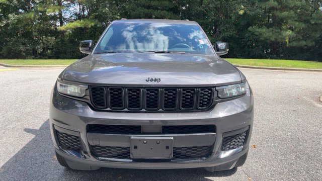 Used 2023 Jeep Grand Cherokee L Laredo AWD/4WD image 3