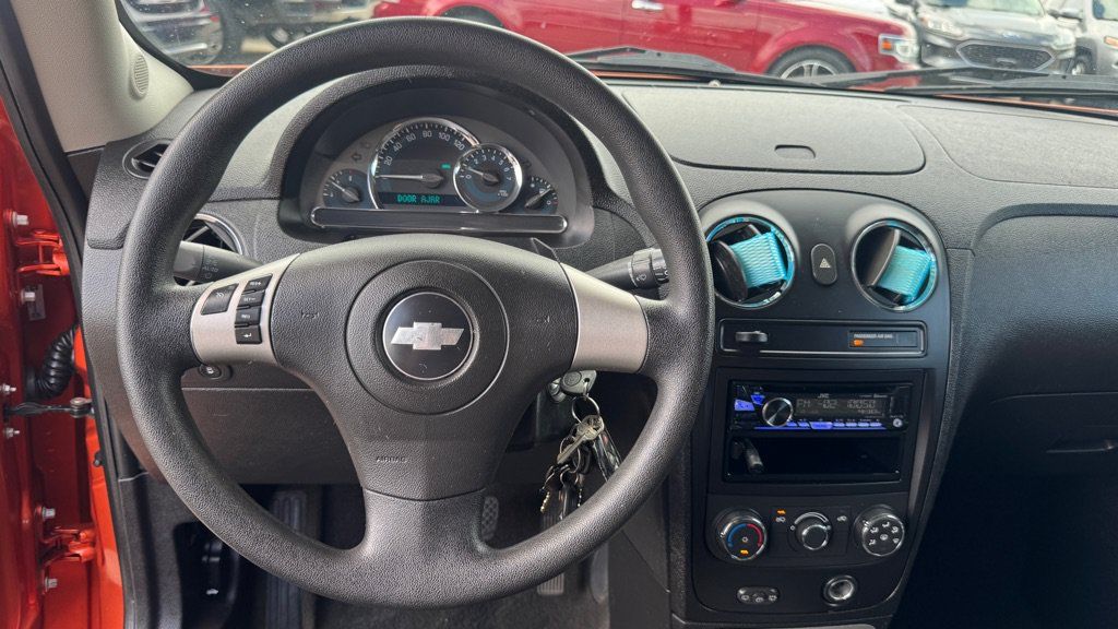 Used 2008 Chevrolet HHR LS FWD image 16