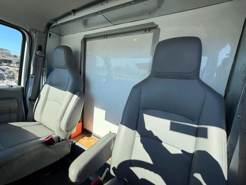 Used 2024 Ford E-350 and Econoline 350 Super Duty w/ Power Windows & Locks Group image 20