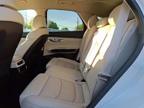 Certified 2023 Genesis GV70 2.5T AWD/4WD image 10