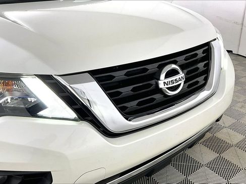 Used 2018 Nissan Pathfinder Platinum image 31