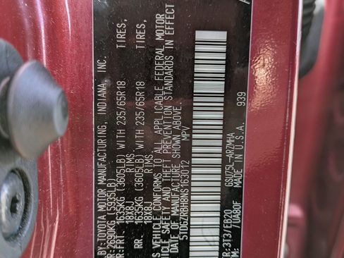 Used 2022 Toyota Highlander XLE image 19