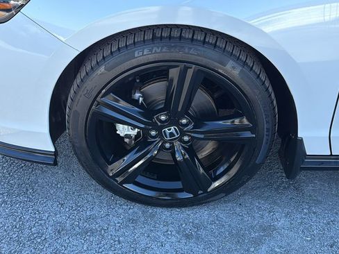 Used 2023 Honda Accord Sport image 10