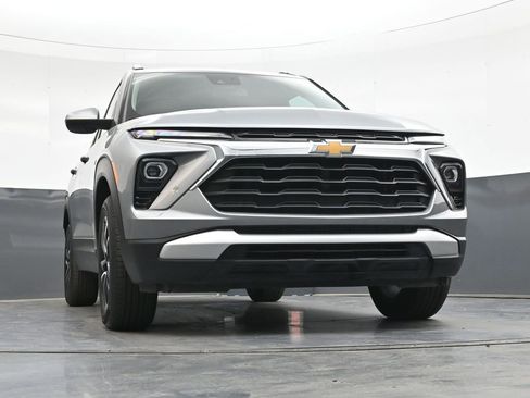 Used 2025 Chevrolet TrailBlazer LT AWD/4WD image 29
