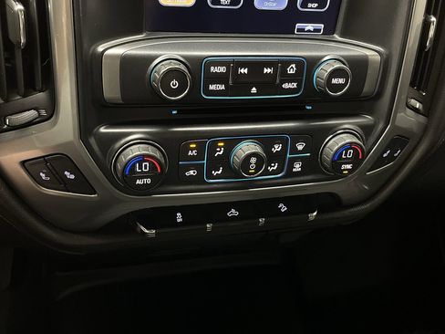 Used 2017 Chevrolet Silverado 1500 LTZ Z71 w/ Realtree Edition image 19