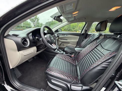 Used 2019 Kia Forte LXS FWD image 10