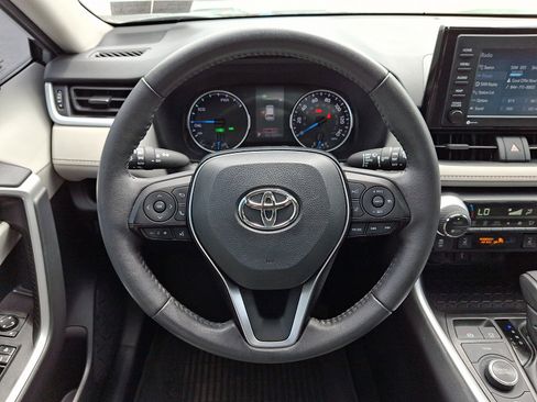 Certified 2021 Toyota RAV4 XLE w/ Convenience Package AWD/4WD image 21