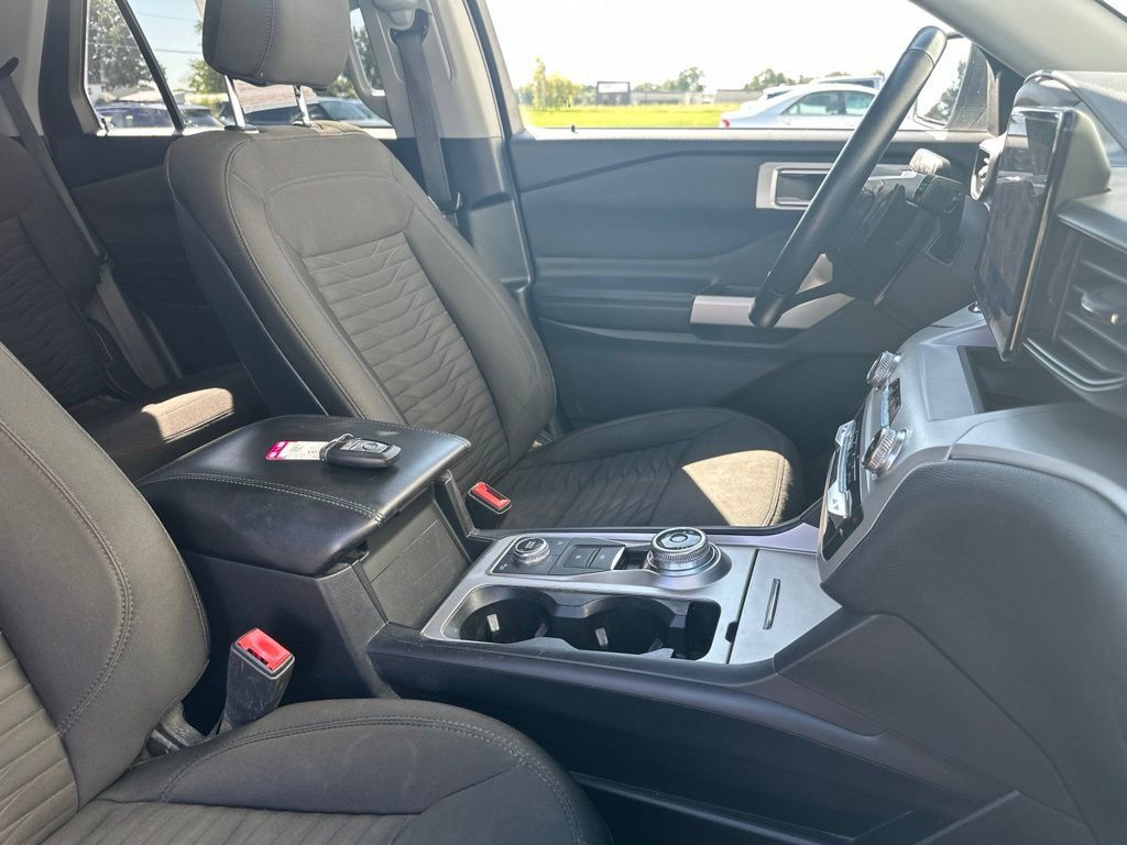 Used 2020 Ford Explorer XLT w/ Comfort Package AWD/4WD image 33