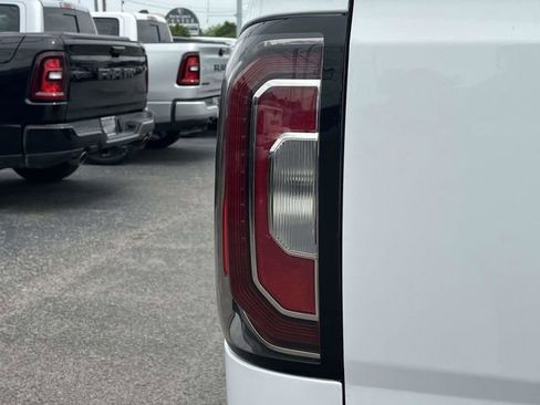 Used 2018 GMC Sierra 1500 SLT AWD/4WD image 10