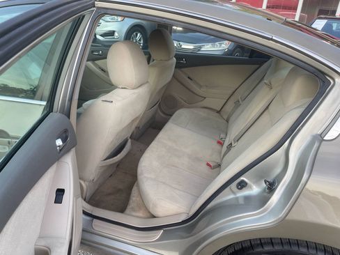 Used 2010 Nissan Altima 2.5 S FWD image 23