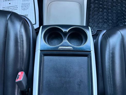 Used 2011 Toyota Sienna SE w/ Preferred Pkg image 13