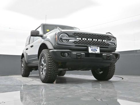 New 2025 Ford Bronco Badlands image 55