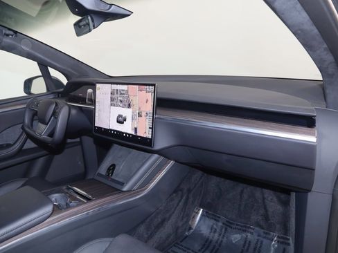 Used 2022 Tesla Model X image 50