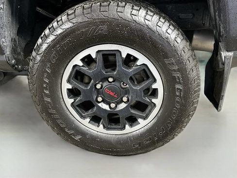Used 2024 Toyota Tacoma TRD Off-Road w/ TRD Off Road Upgrade Package AWD/4WD image 29