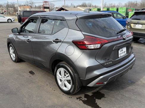 Used 2023 Nissan Kicks S image 9