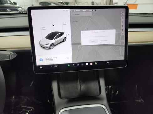 Used 2021 Tesla Model Y Long Range AWD/4WD image 24