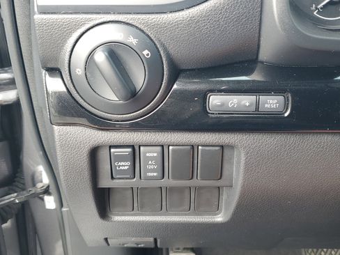 Certified 2022 Nissan Titan SV w/ SV Convenience Package image 24