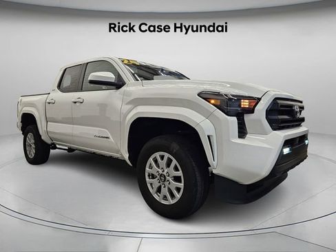Used 2024 Toyota Tacoma SR5 image 8