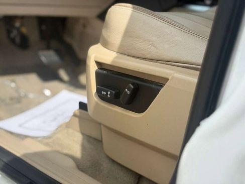 Used 2011 Land Rover LR2 HSE AWD/4WD image 12