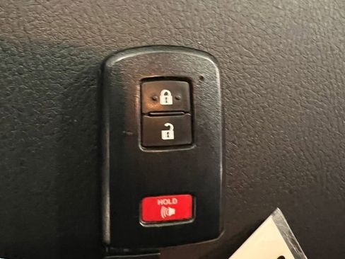 Used 2022 Toyota Tacoma TRD Sport w/ Technology Package image 30