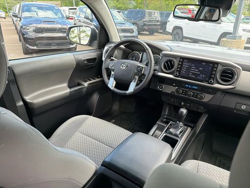 Used 2023 Toyota Tacoma SR5 RWD image 11