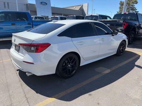 Used 2023 Honda Civic Sport image 2