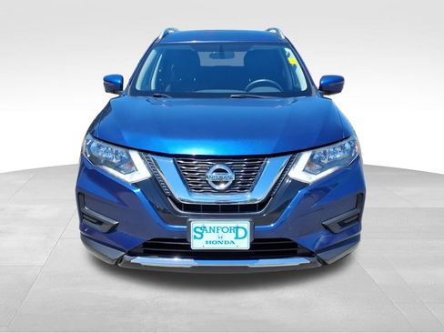 Used 2017 Nissan Rogue SV w/ SV Premium Package AWD/4WD image 2