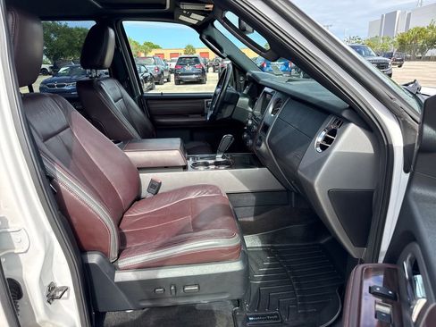 Used 2017 Ford Expedition Platinum image 26