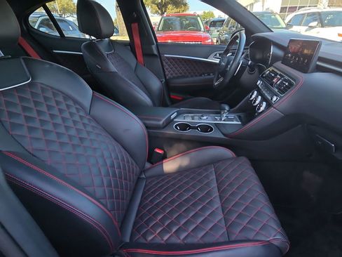 Used 2023 Genesis G70 3.3T w/ Sport Prestige Package image 10