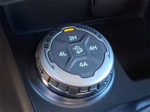 Certified 2025 Ford Bronco Badlands image 24