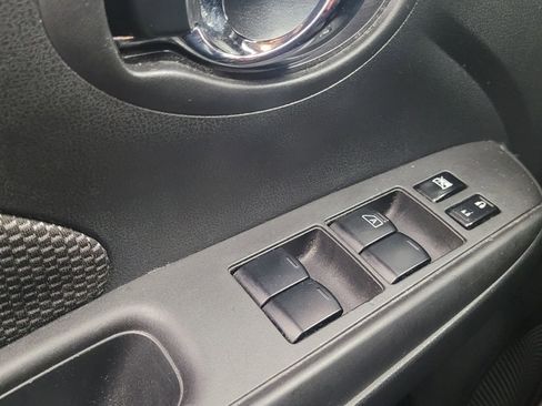 Used 2018 Nissan Versa SV FWD image 27