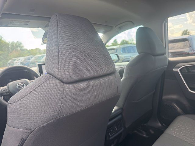 Used 2024 Toyota RAV4 XLE FWD image 25