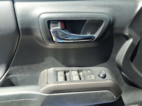 Used 2022 Toyota Tacoma TRD Sport w/ TRD Premium Sport Package RWD image 37