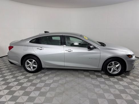 Used 2016 Chevrolet Malibu LS image 4
