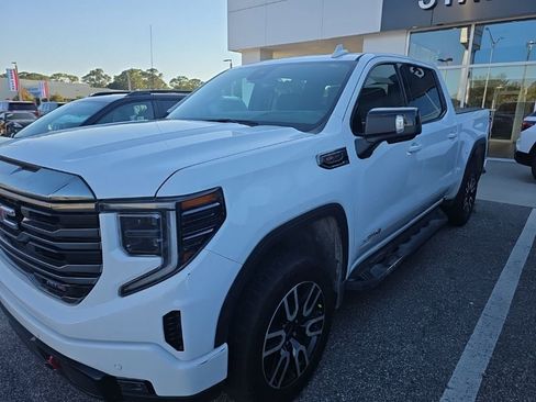 Used 2024 GMC Sierra 1500 AT4 w/ Technology Package image 10
