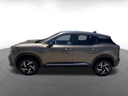 Used 2026 Nissan Kicks SV w/ Cold Weather Package FWD image 9