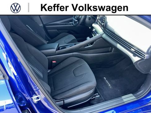 Used 2023 Hyundai Elantra Blue FWD image 28