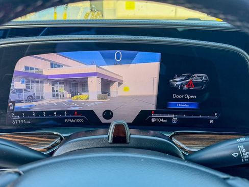 Used 2023 Cadillac Escalade Premium Luxury image 24