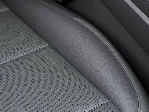 New 2026 Chevrolet Equinox LT w/ Convenience Package II FWD image 21