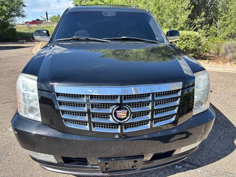 Used 2007 Cadillac Escalade ESV AWD w/ Information Package image 3