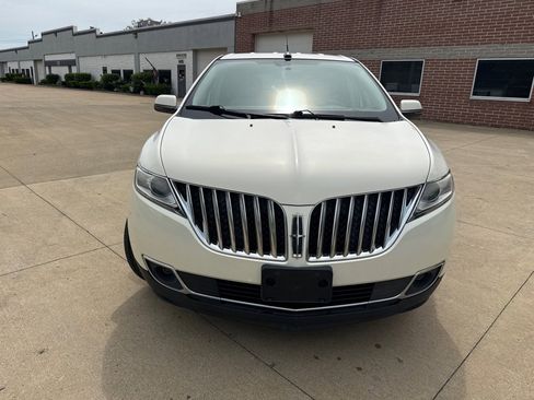 Used 2012 Lincoln MKX AWD image 2