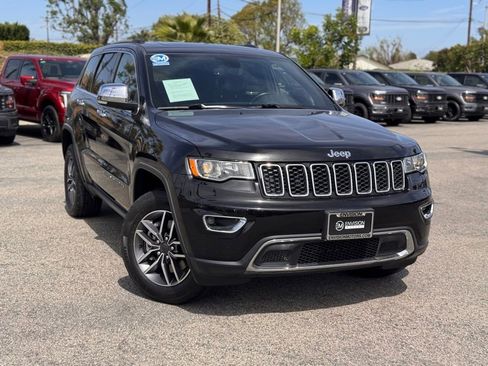 Used 2021 Jeep Grand Cherokee Limited AWD/4WD image 2