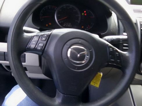 Used 2010 MAZDA MAZDA5 Sport w/ Popular Equipment Pkg FWD image 5