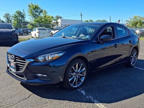Used 2018 MAZDA MAZDA3 Touring FWD image 2